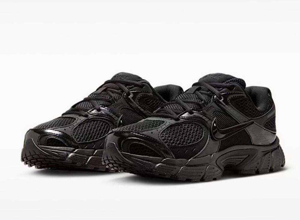 NEW Nike V5 RNR Black /Black HQ7901-001 Women's Size 8.5/ Men’s 7